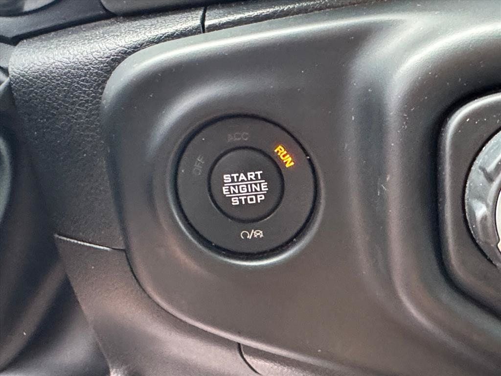 Used 2023 Jeep Gladiator Sport AWD/4WD image 19