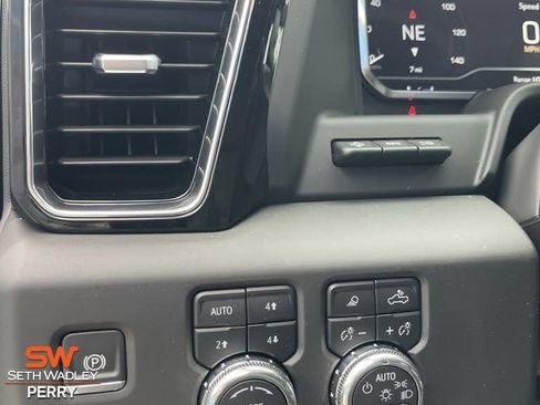 New 2025 GMC Sierra 2500 Denali w/ Denali Reserve Package AWD/4WD image 25