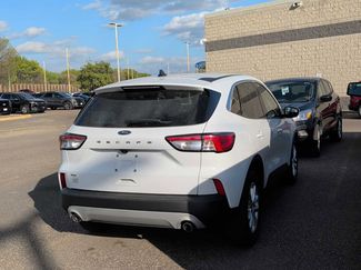 Used 2021 Ford Escape SE FWD video 2