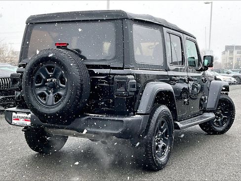 Used 2018 Jeep Wrangler Unlimited Sport image 11