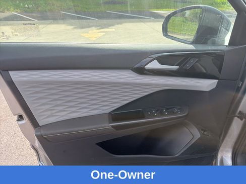 Used 2024 Volkswagen Taos S FWD image 11