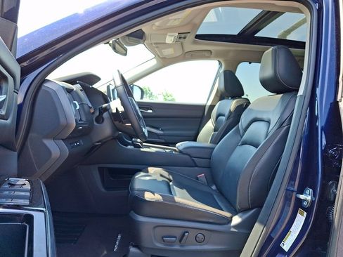 Certified 2023 Nissan Pathfinder SL w/ SL Premium Package AWD/4WD image 15