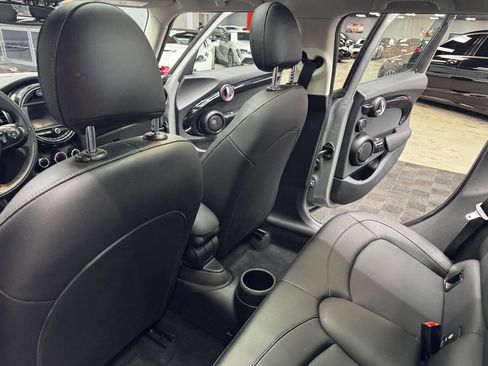 Used 2019 MINI Cooper 4-Door Hardtop w/ Premium Package image 41