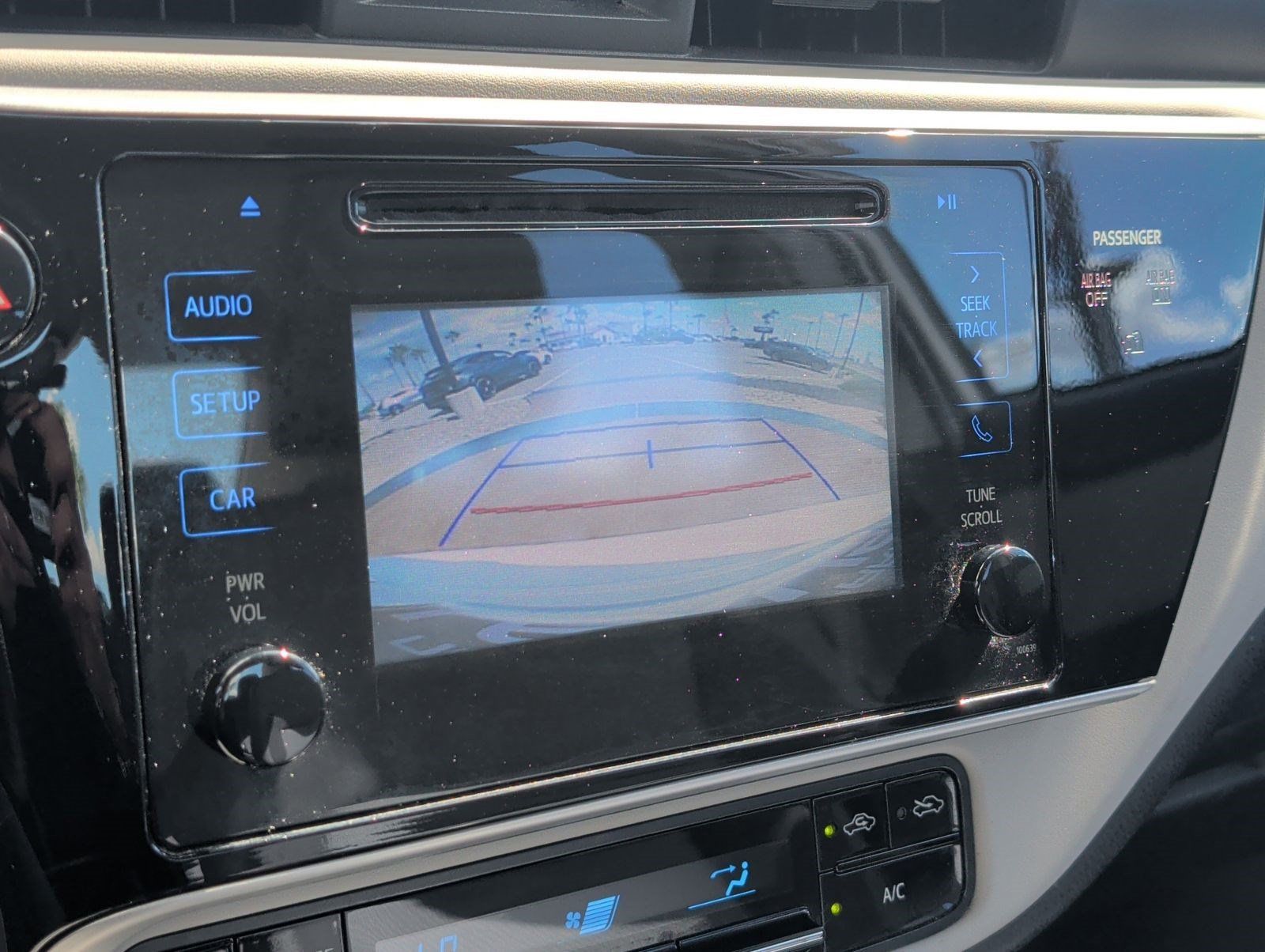 Used 2017 Toyota Corolla LE FWD image 19