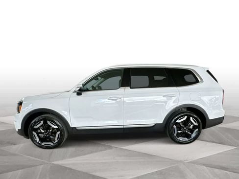 Used 2023 Kia Telluride EX w/ EX Captain's Chair Package FWD image 4