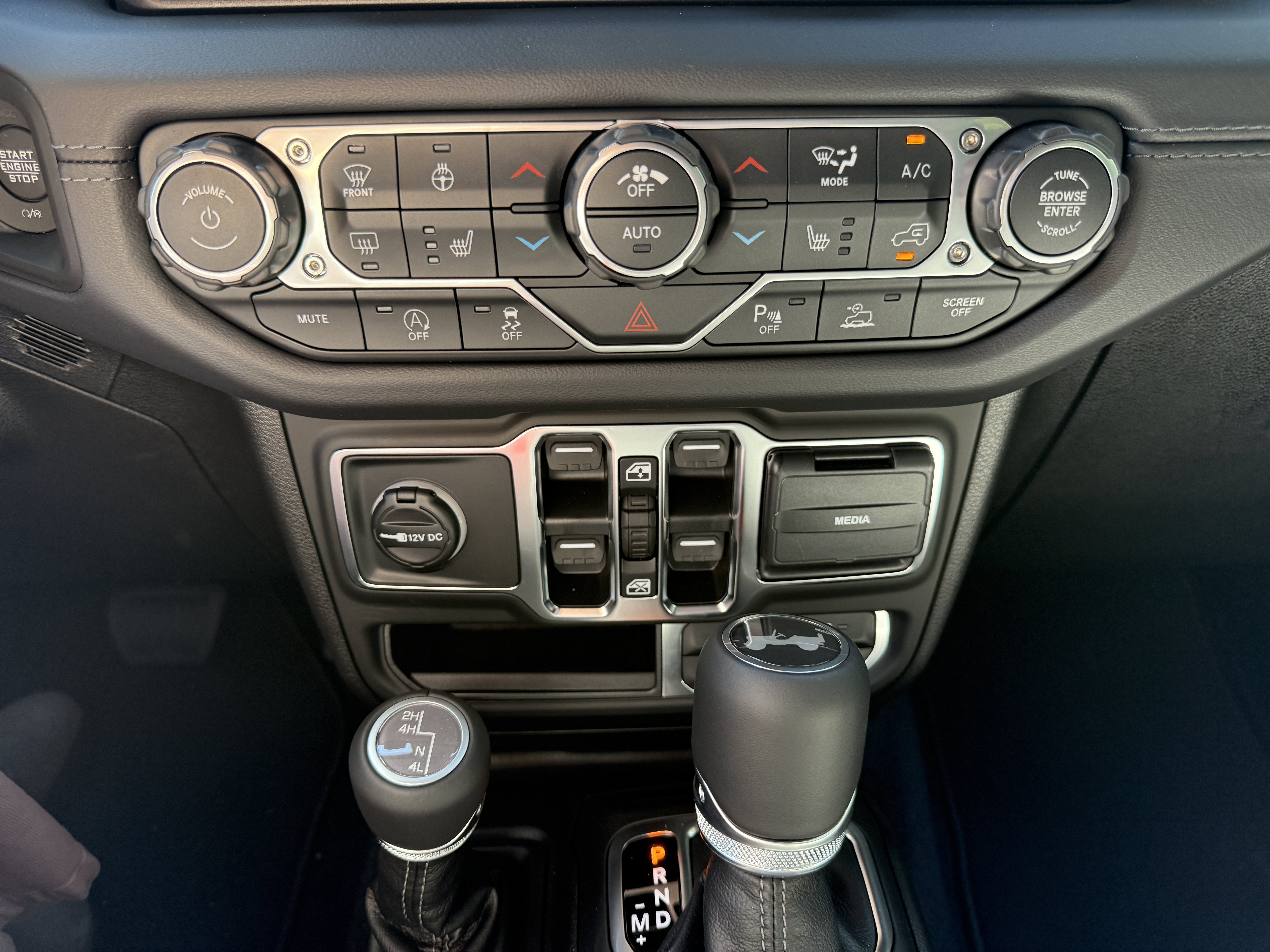 New 2027 Jeep Wrangler Unlimited Sahara AWD/4WD image 19