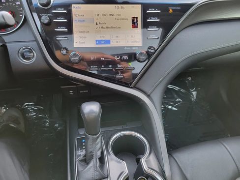 Used 2019 Toyota Camry XSE FWD image 17
