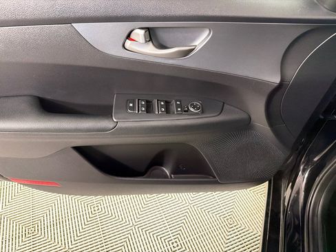 Used 2021 Kia Forte LXS FWD image 11