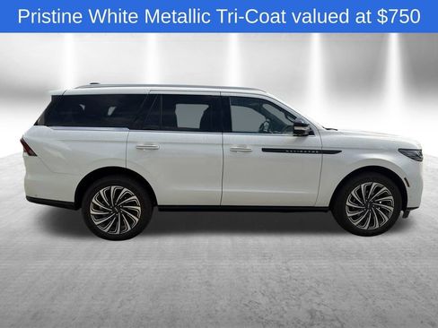 Used 2025 Lincoln Navigator Black Label AWD/4WD image 6