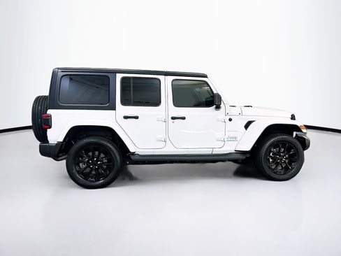 Used 2023 Jeep Wrangler Unlimited Sahara AWD/4WD image 10