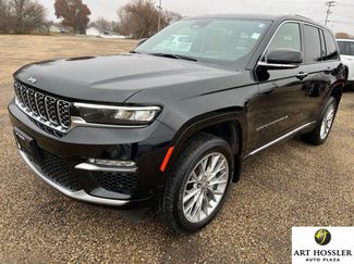 Used 2022 Jeep Grand Cherokee Summit w/ Luxury Tech Group V video 1