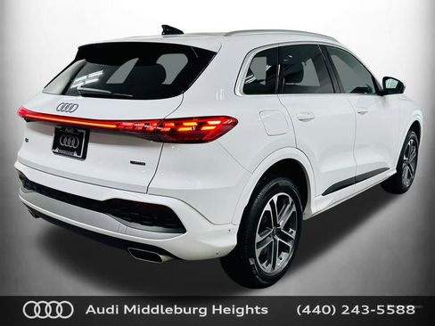 Certified 2025 Audi Q5 Premium w/ Convenience Package AWD/4WD image 7
