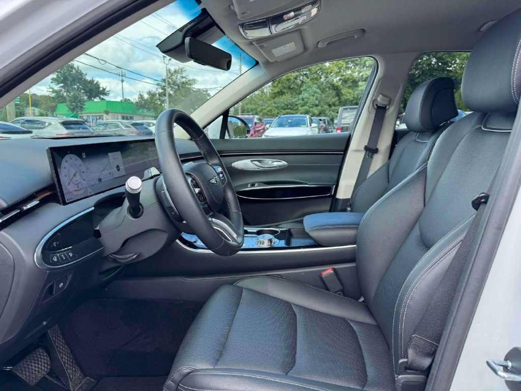 Certified 2026 Genesis GV70 2.5T AWD/4WD image 12