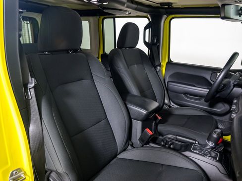 Used 2022 Jeep Wrangler Unlimited Sport image 31