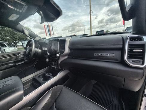 Used 2024 RAM 1500 Laramie AWD/4WD image 28