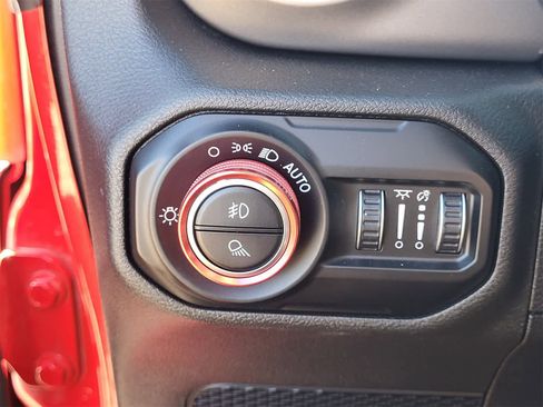 Used 2021 Jeep Gladiator Sport image 19