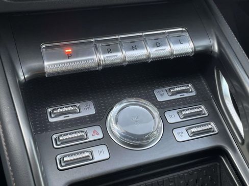 Used 2025 Lincoln Nautilus Reserve image 21