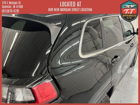 Used 2019 Jeep Cherokee Latitude w/ Popular Appearance Group FWD image 23