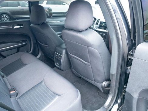 Used 2022 Chrysler 300 Touring w/ Sport Appearance Package image 34