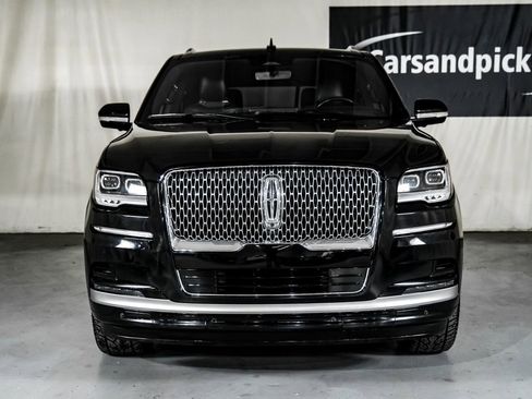 Used 2024 Lincoln Navigator Reserve image 3