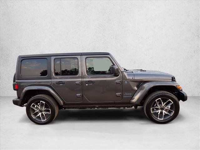 Used 2024 Jeep Wrangler Unlimited w/ Convenience Group AWD/4WD image 5