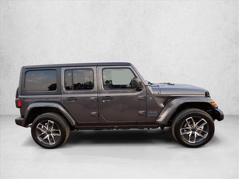 Used 2024 Jeep Wrangler Unlimited w/ Convenience Group AWD/4WD image 5