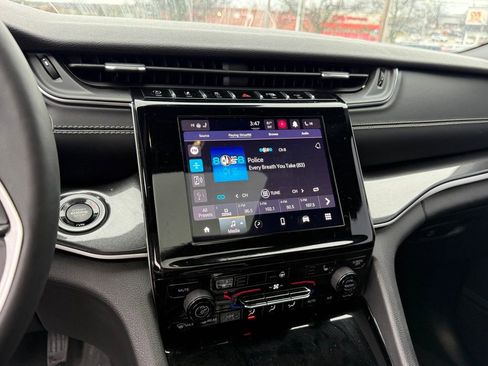 Used 2023 Jeep Grand Cherokee L Altitude image 19