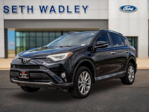 Used 2018 Toyota RAV4 Limited FWD image 3