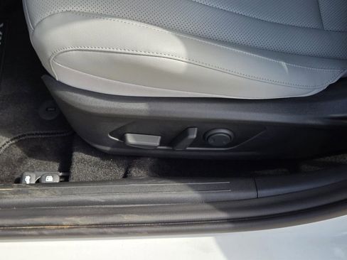 New 2026 Hyundai Elantra Limited FWD image 19