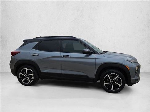 Used 2021 Chevrolet TrailBlazer RS w/ Sun and Liftgate Package FWD image 4