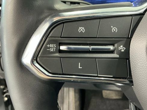 Used 2024 Chevrolet Traverse LT image 40