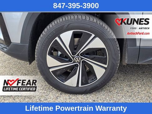 Used 2023 Volkswagen Taos SE AWD/4WD image 12