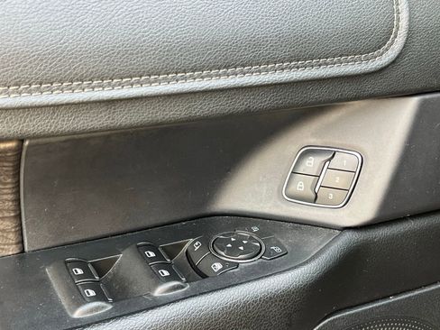 Used 2018 Ford Expedition Limited w/ Equipment Group 301A image 27