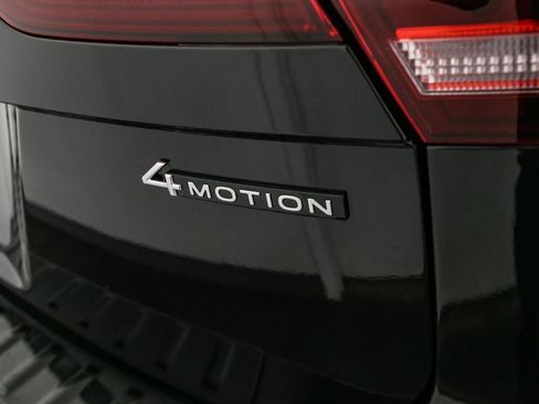 Used 2023 Volkswagen Tiguan SE R-Line AWD/4WD image 12