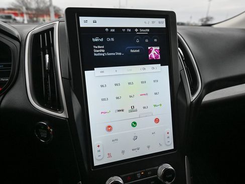 Certified 2024 Ford Edge SEL w/ Convenience Package image 38