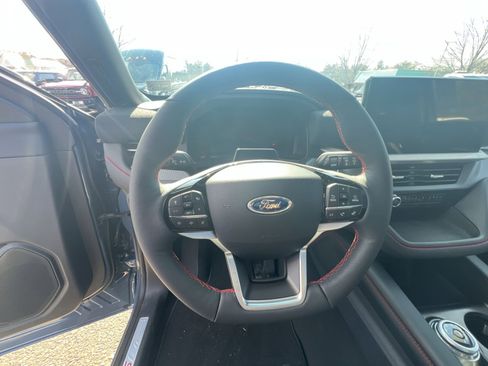 New 2026 Ford Explorer ST-Line w/ ST-Line Street Pack image 16