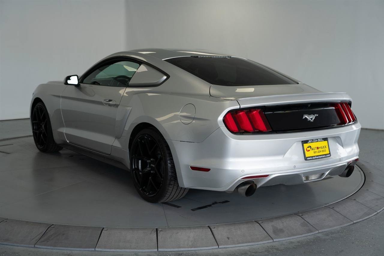 Used 2017 Ford Mustang Coupe RWD image 6
