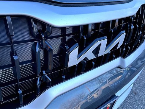 Used 2023 Kia Telluride LX image 27