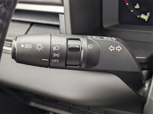 New 2025 Mitsubishi Outlander SE image 29