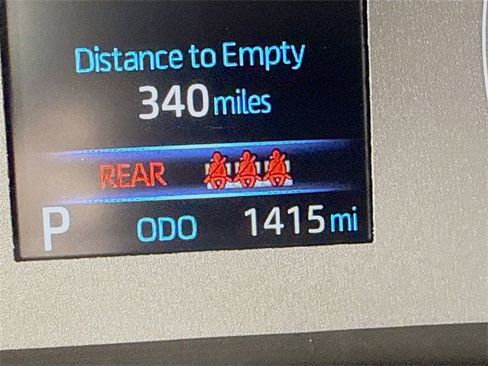 Certified 2025 Toyota Corolla LE image 31