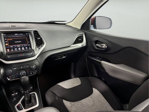Used 2014 Jeep Cherokee Latitude w/ Comfort/Convenience Group AWD/4WD image 75