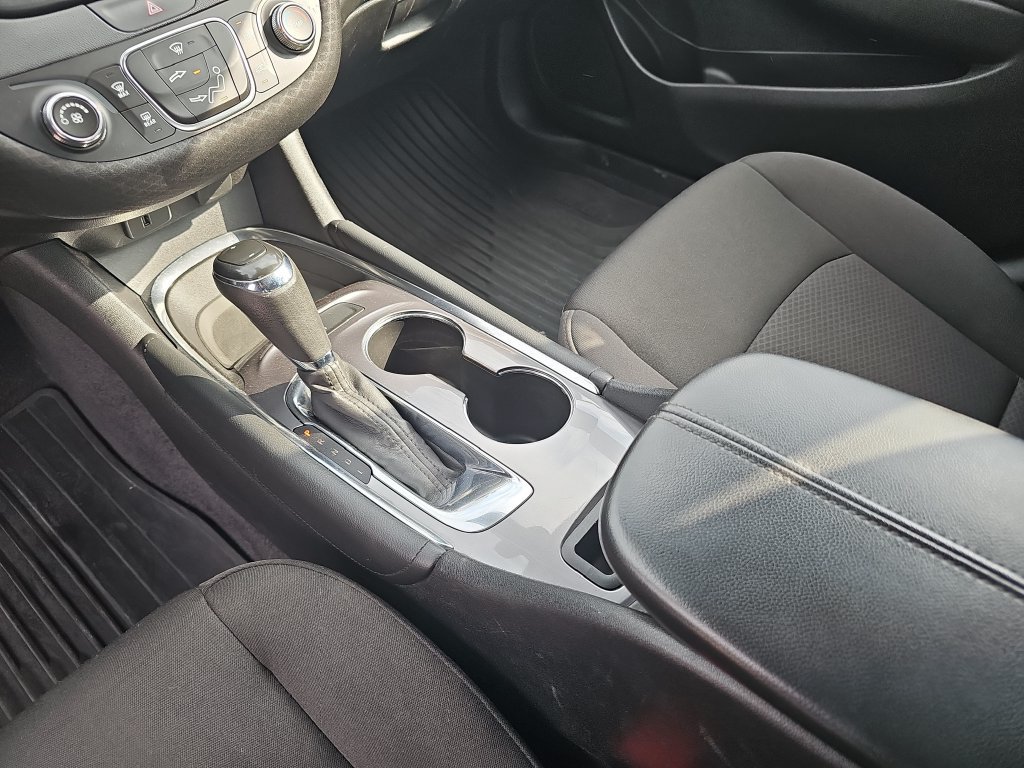 Used 2018 Chevrolet Malibu LT FWD image 22