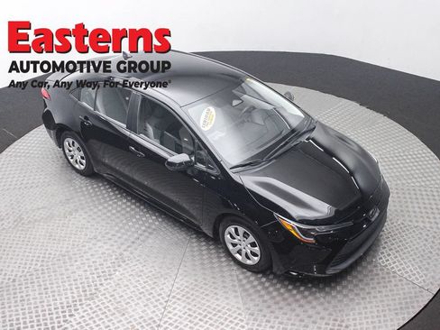 Used 2024 Toyota Corolla LE FWD image 3