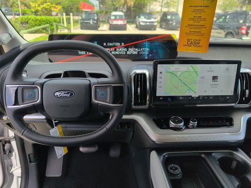 New 2026 Ford Expedition Platinum w/ Driver's Package AWD/4WD image 19