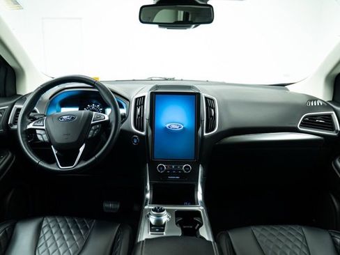 Used 2024 Ford Edge Titanium image 17