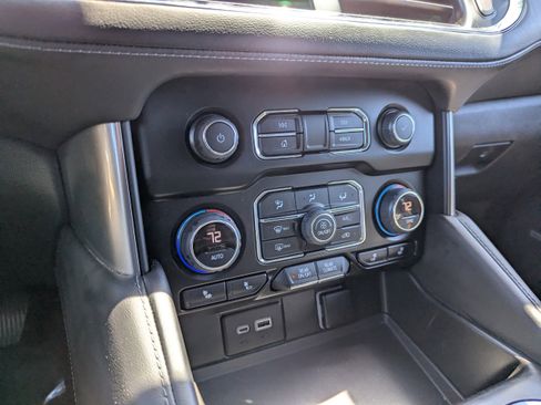 Certified 2022 Chevrolet Suburban Z71 w/ Luxury Package AWD/4WD image 27