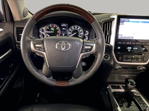 Used 2018 Toyota Land Cruiser AWD/4WD image 5