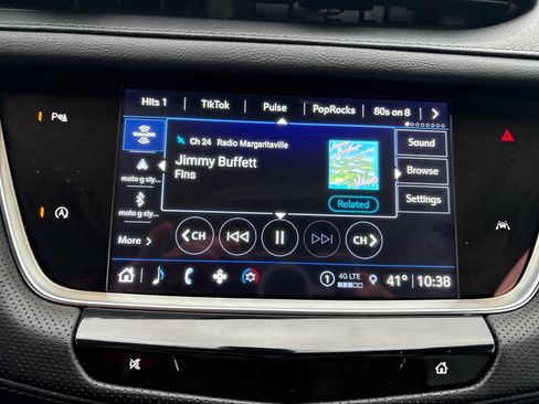 Used 2024 Cadillac XT6 Luxury w/ LPO, Floor Liner Package image 17