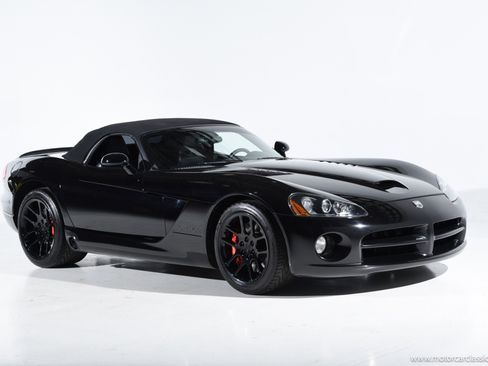 Used 2004 Dodge Viper SRT-10 RWD image 2