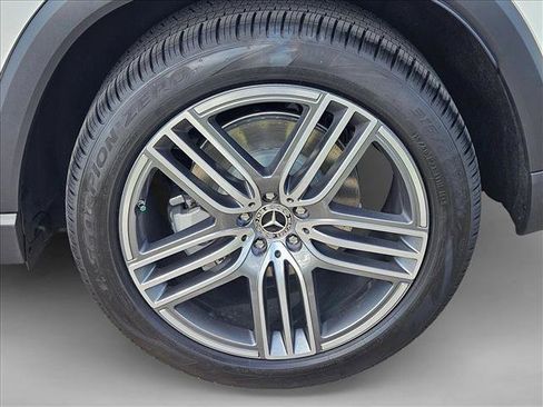 New 2026 Mercedes-Benz GLS 450 4MATIC image 10